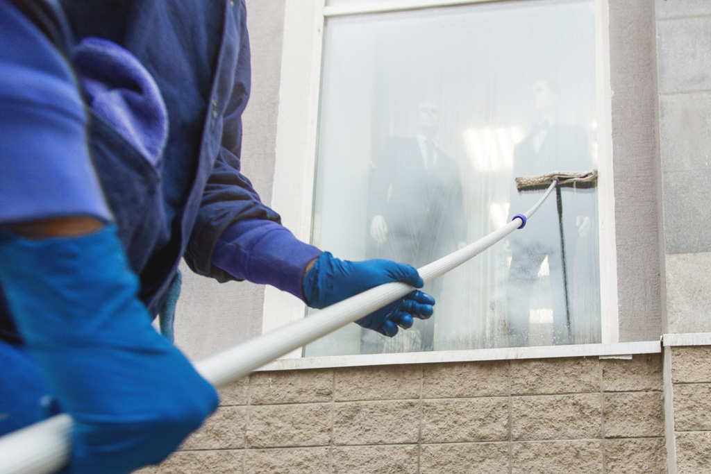 Experienced window washing service in Coeur d'Alene, Idaho, ensuring spotless and crystal-clear windows.