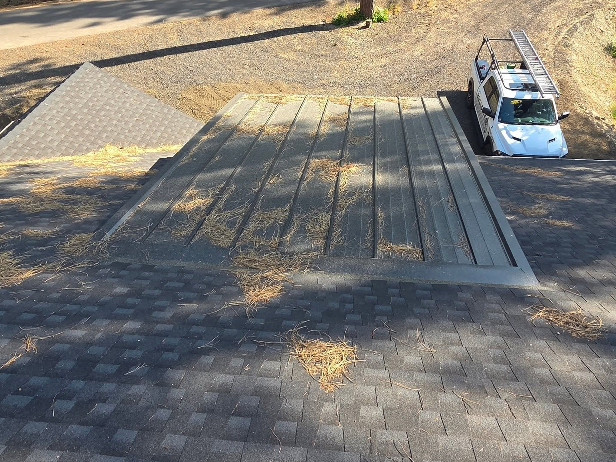 Complete roof and exterior soft washing services for luxury homes in Liberty Lake, WA. Jacob Rice of Bullseye Wash Systems ensures your home’s exterior looks pristine and protected.