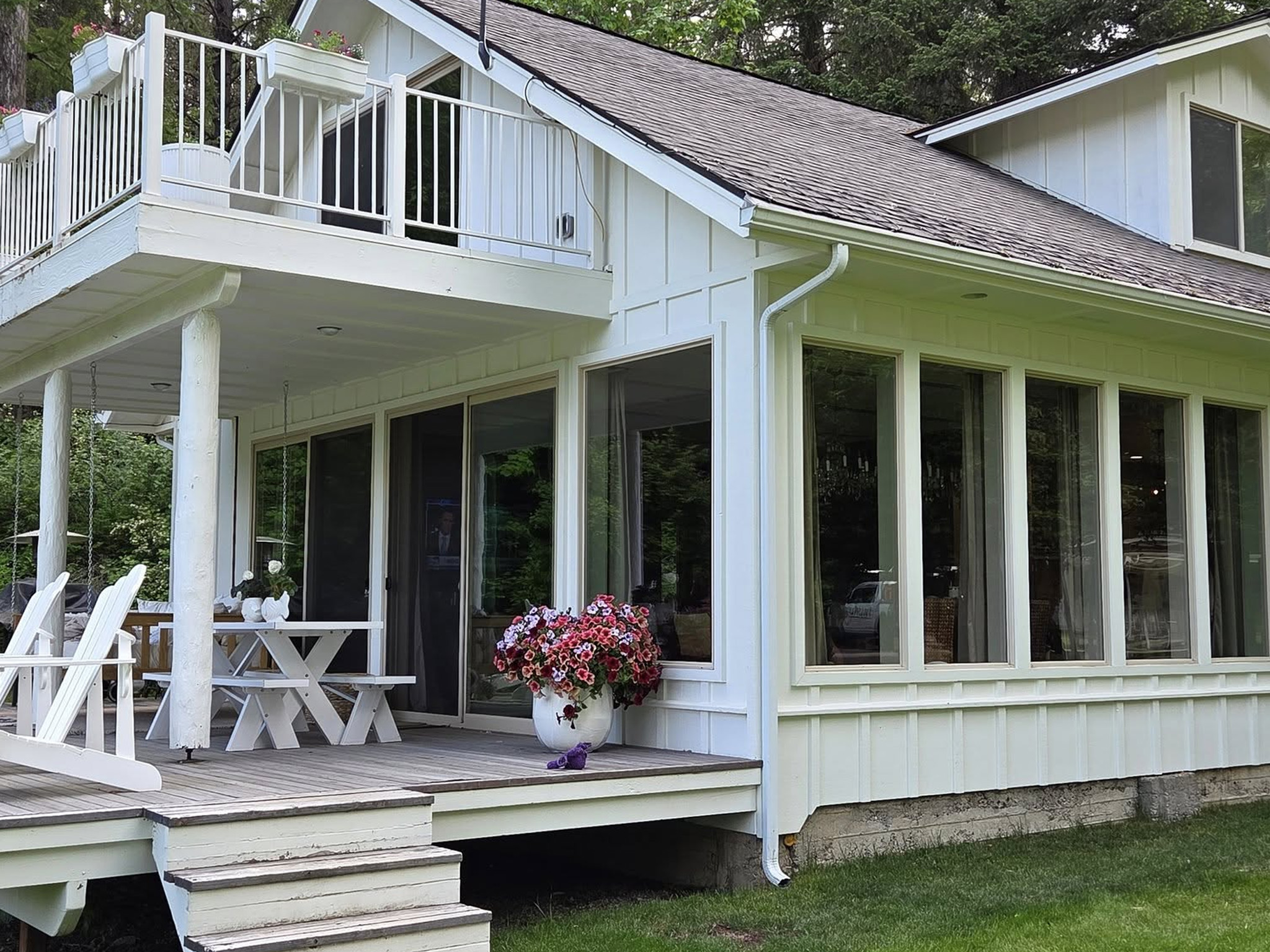 Residential pressure washing and soft washing of siding in Post Falls, ID. Bullseye Wash Systems removes mold and algae, restoring the beauty of your home’s exterior.